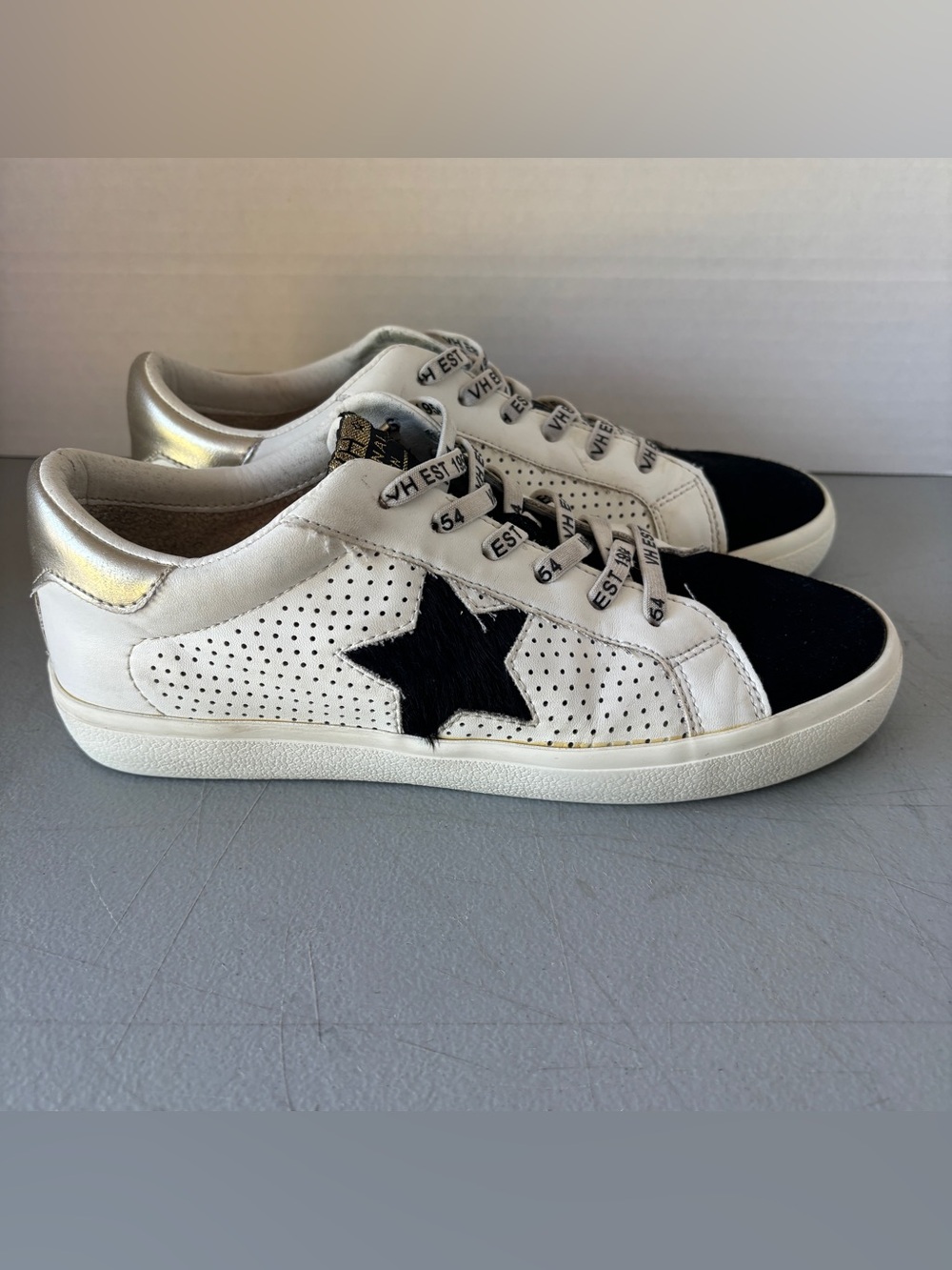 Vintage Havana Gadol Women's Size 7.5 US Sneakers Black White Star Metallic